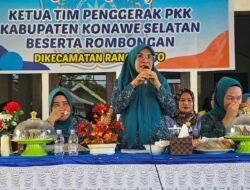 Supervisi di Kecamatan Ranomeeto, Hj Nurlin Ajak Pemdes Kolaborasi Tunaikan Program PKK