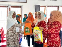 Video: Ramadan Berbagi, DWP Konsel Salurkan Bantuan Sembako ke Pesantren dan Lansia