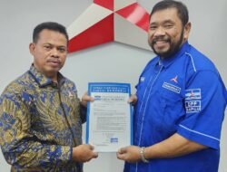 Menuju 01 Kolaka Utara, H. Jumarding Terima Surat Tugas DPP PD