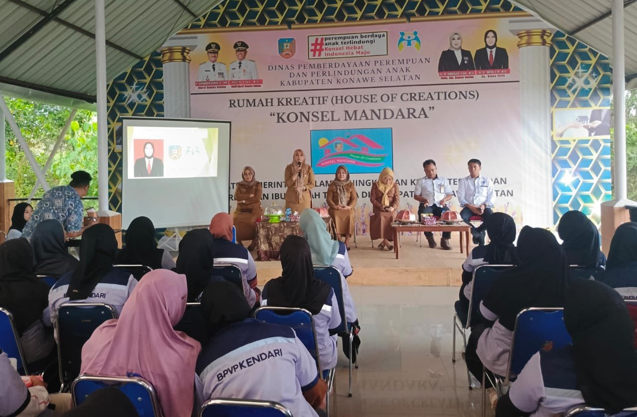 Wujudkan Perempuan Berdaya Saing, DP3A Konsel Sukses Gelar Pelatihan Rias Wajah dan Pembuatan Roti