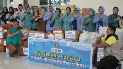 Wujud Solidaritas, TP PKK Konsel Salurkan Bantuan Logistik untuk Korban Banjir Sumatera-Aceh