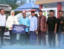 Perkuat Layanan Kesehatan, Bank Sultra Serahkan Bantuan Ambulans CSR ke Ponpes Minhajut Thullab
