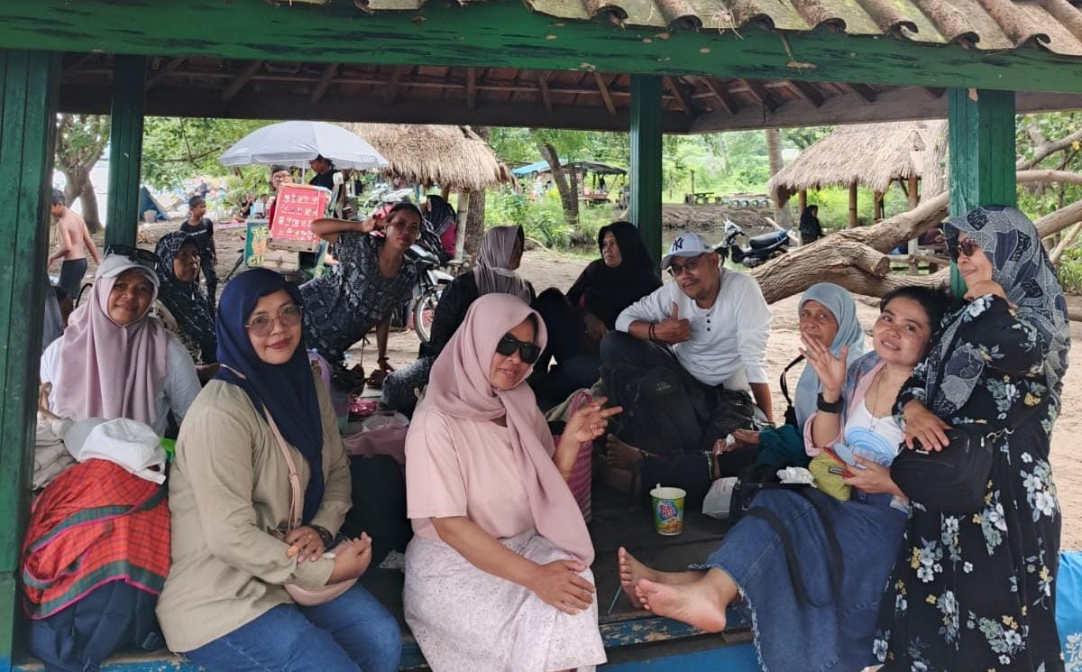 Kebersamaan Hangat Jelang Ramadan di Pantai Pengayoman Lombok Timur