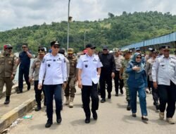 Dampingi Gubernur Pantau Arus Mudik di Amolengo dan Torobulu, Bupati Irham Kalenggo Pastikan Kondisi Aman Terkendali
