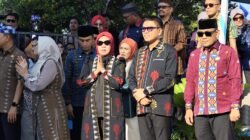 Semarak HUT Sultra Ke-62: Irham Kalenggo Pimpin Delegasi Konawe Selatan dalam Pawai Budaya