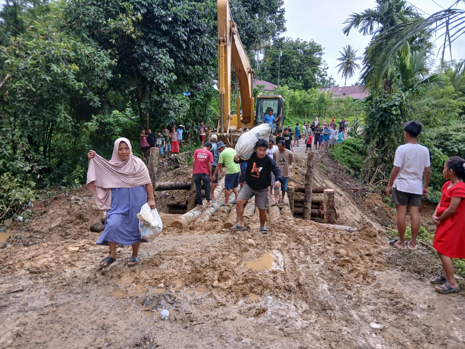 Putus Jalur Logistik Laikandonga, Dinas PUTR Konsel Targetkan Jembatan Darurat Tuntas Segera