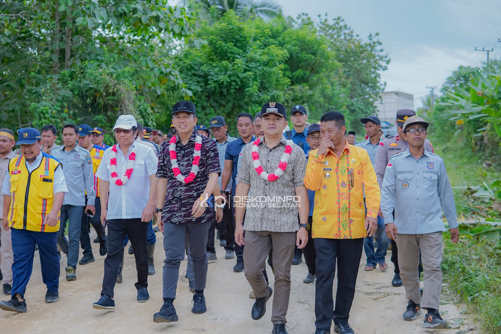 Irham Kalenggo dan Ridwan Bae Pastikan Perbaikan Jalan serta Jembatan Lalembuu Segera Dimulai