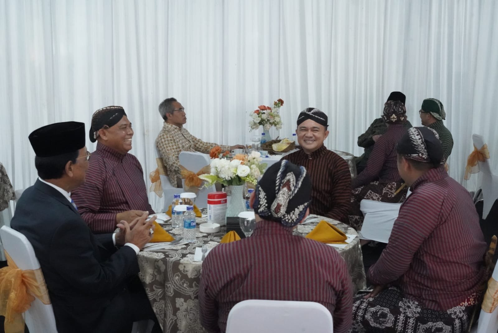 Pasca-Konflik UPT Arongo, Wabup Konsel Hadiri Hari Jadi Sleman ke-110 untuk Perkuat Sinergi