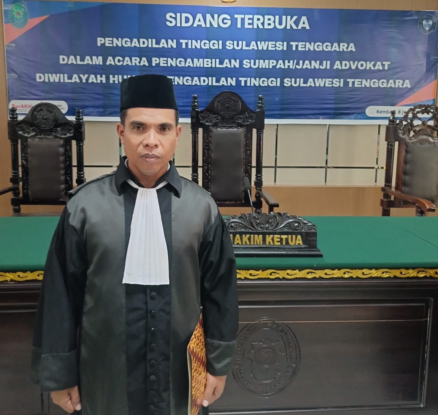 Perangi Kriminalisasi Pers, Wakil Ketua PWI Sultra Umar Marhum Resmi Disumpah Jadi Advokat PERADI