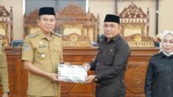 Bupati Irham Kalenggo Serahkan Rancangan KUA-PPAS 2027 ke DPRD Konawe Selatan