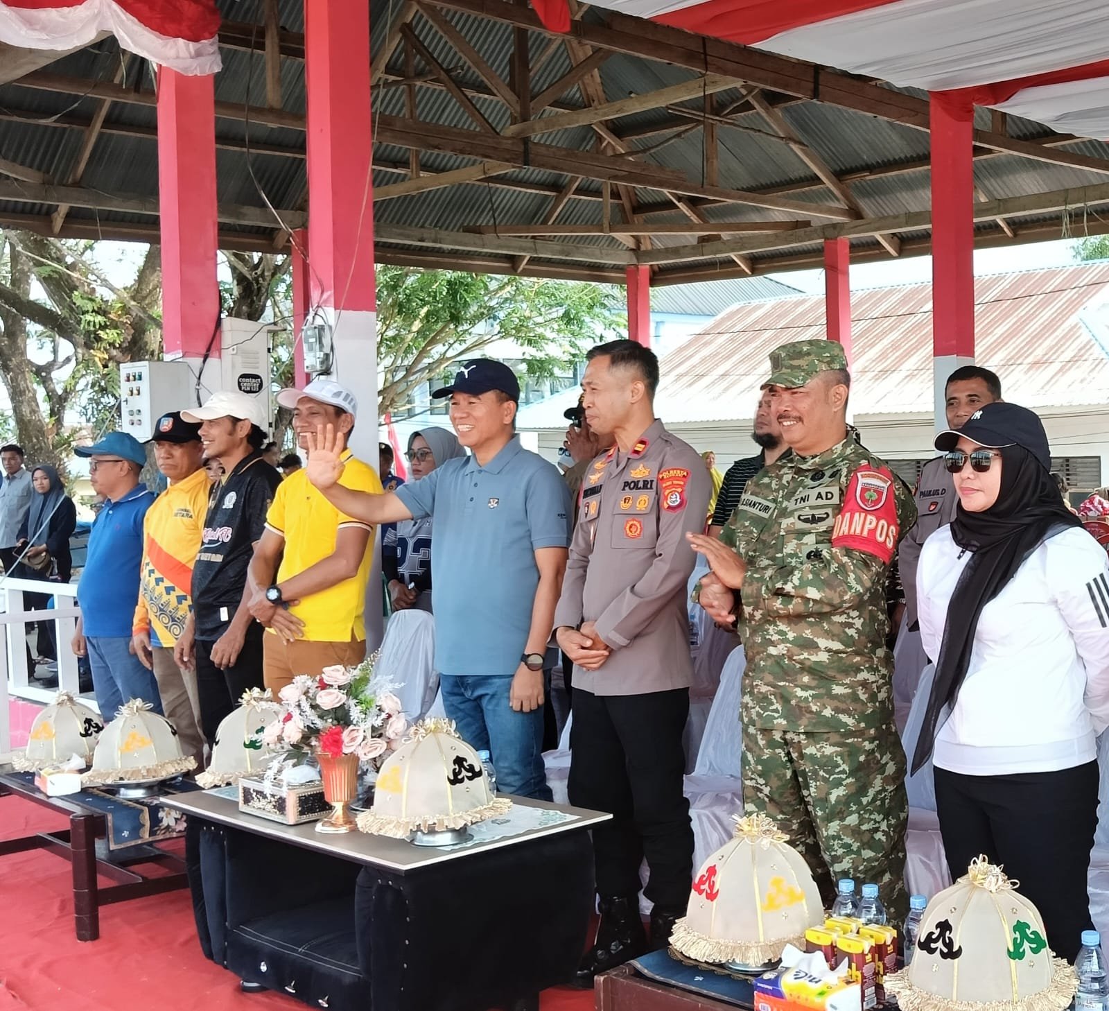 Sambut HUT RI ke-81, Bupati Irham Kalenggo Buka Porseni Ranomeeto dan Borong 2 Gol di Laga Eksibisi