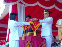 Sukses Kibarkan Sang Merah Putih di HUT ke-81 RI, Paskibraka Konsel Raih Apresiasi Bupati Irham Kalenggo