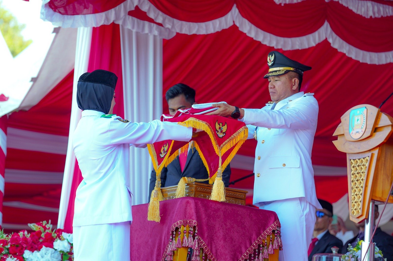 Sukses Kibarkan Sang Merah Putih di HUT ke-81 RI, Paskibraka Konsel Raih Apresiasi Bupati Irham Kalenggo
