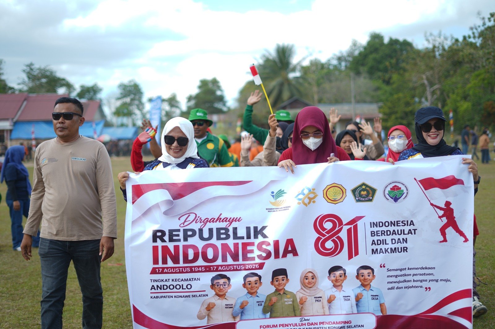 Sinergi Lintas Kementerian, Forum Penyuluh dan Pendamping Meriahkan Pawai Defile Porseni HUT ke-81 RI di Andoolo