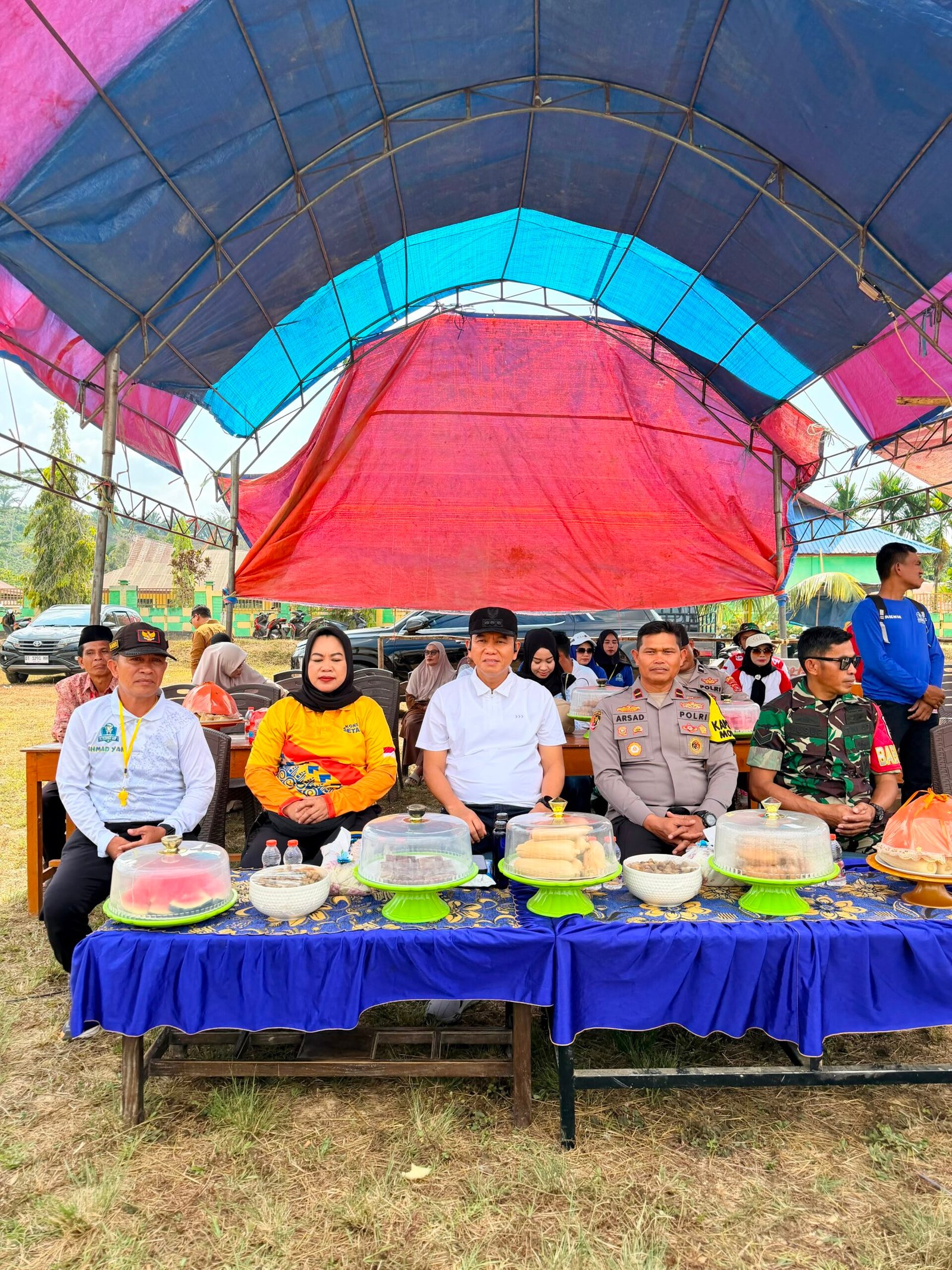 Bupati Irham Kalenggo Resmi Buka Turnamen Sepak Bola di Desa Tetesingi, Kecamatan Mowila