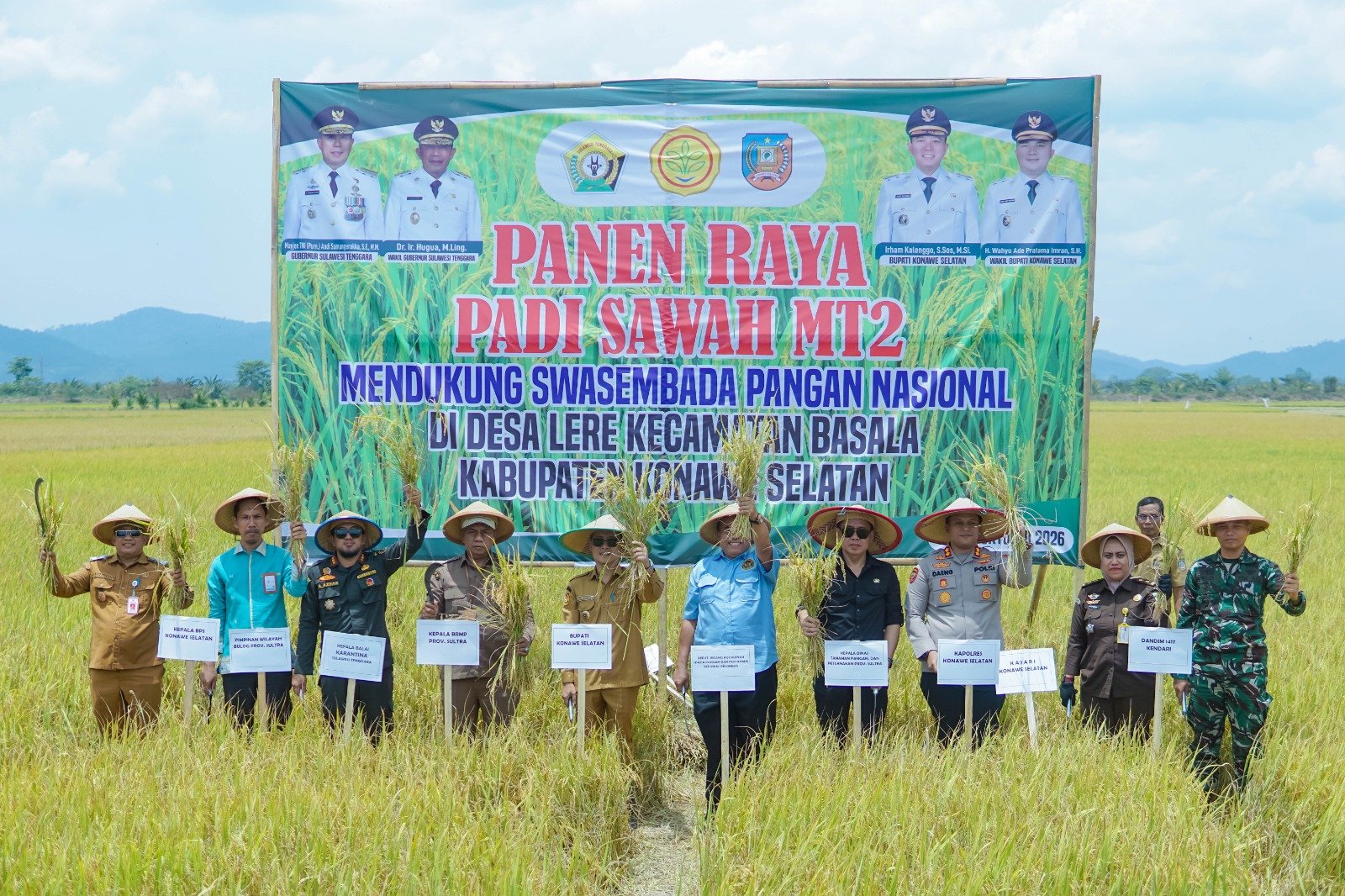 Sekda Konsel Hadiri Panen Raya Padi Sawah di Kecamatan Basala: Wujud Ketahanan Pangan di Tengah Tantangan Kekeringan